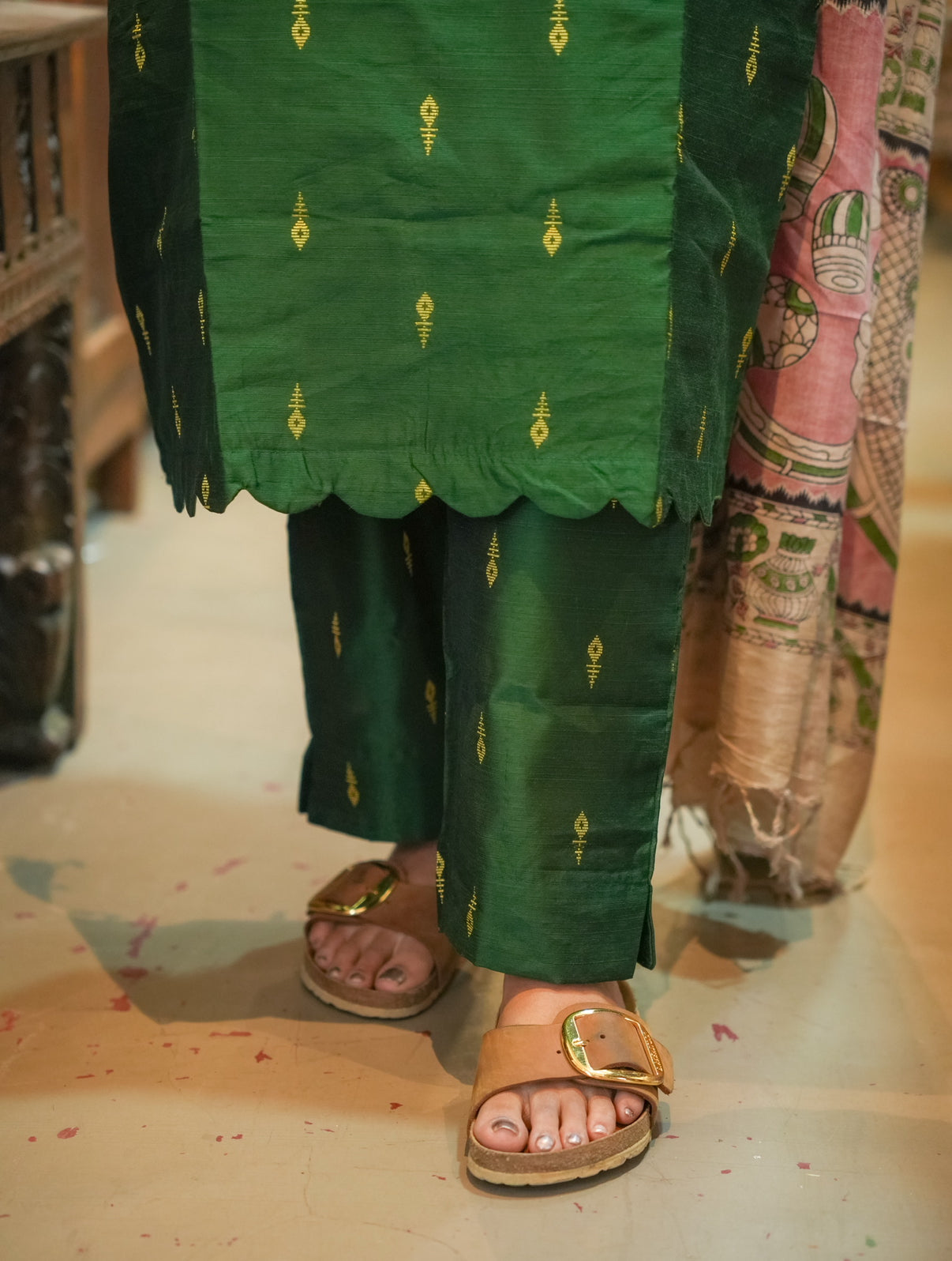 AL 546 Raw silk kurta set with dupatta (with lining) Dupatta print may vary