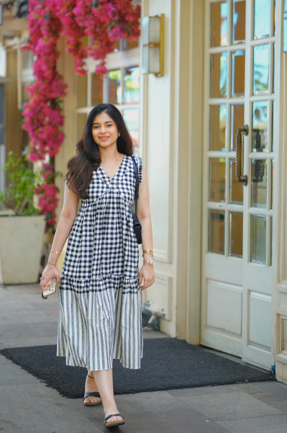 checked maxi dress AL 437 Black with lining Drop324 Tate McRae Looks Like Designed with a button Size:42H