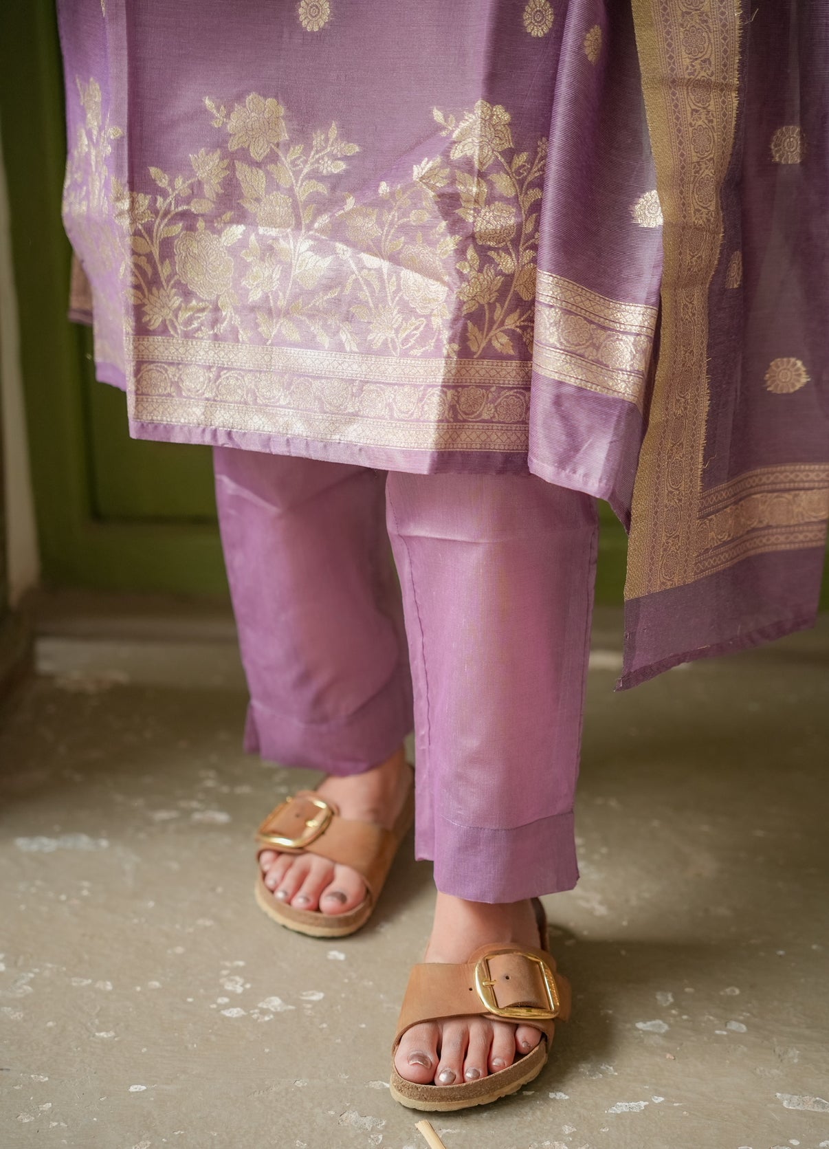 AL 555 Silk banarasi suit with lining