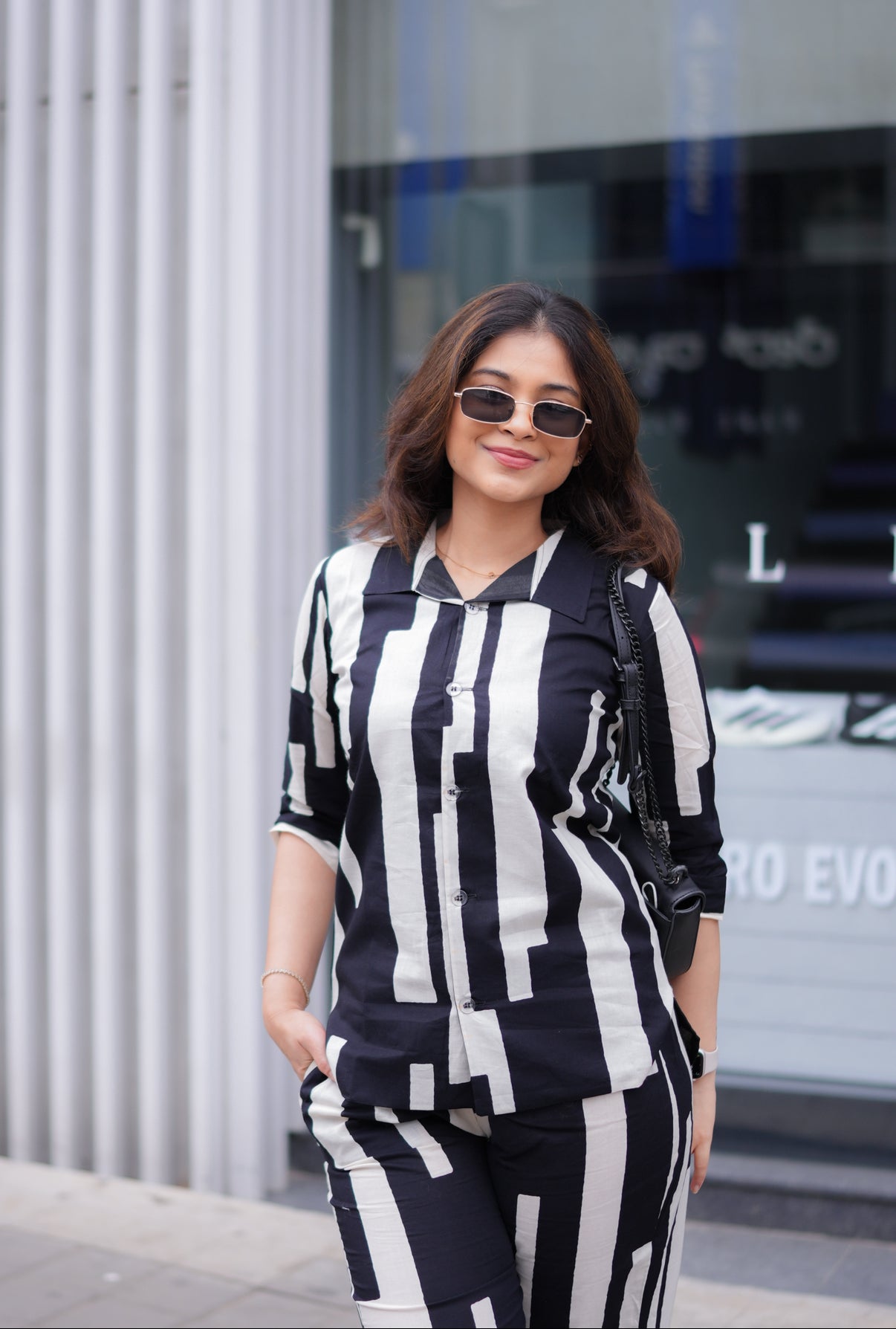 AL 454 striking abstract stripe print co ords with lining