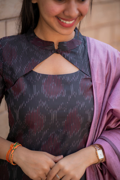 AL 513 Ikkat silk suit with dupatta (with lining)