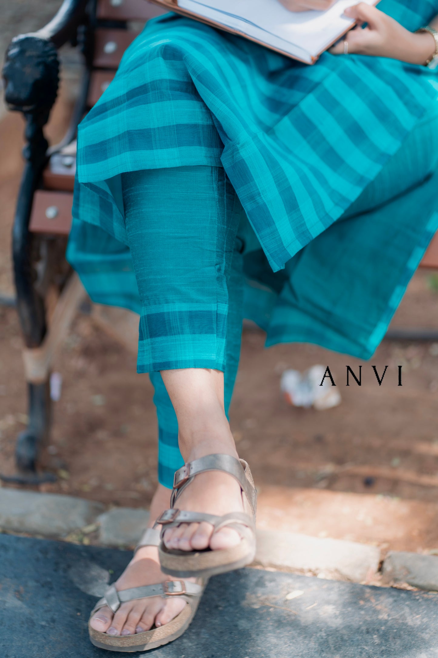 AL 379 Raw silk kurta set with lining