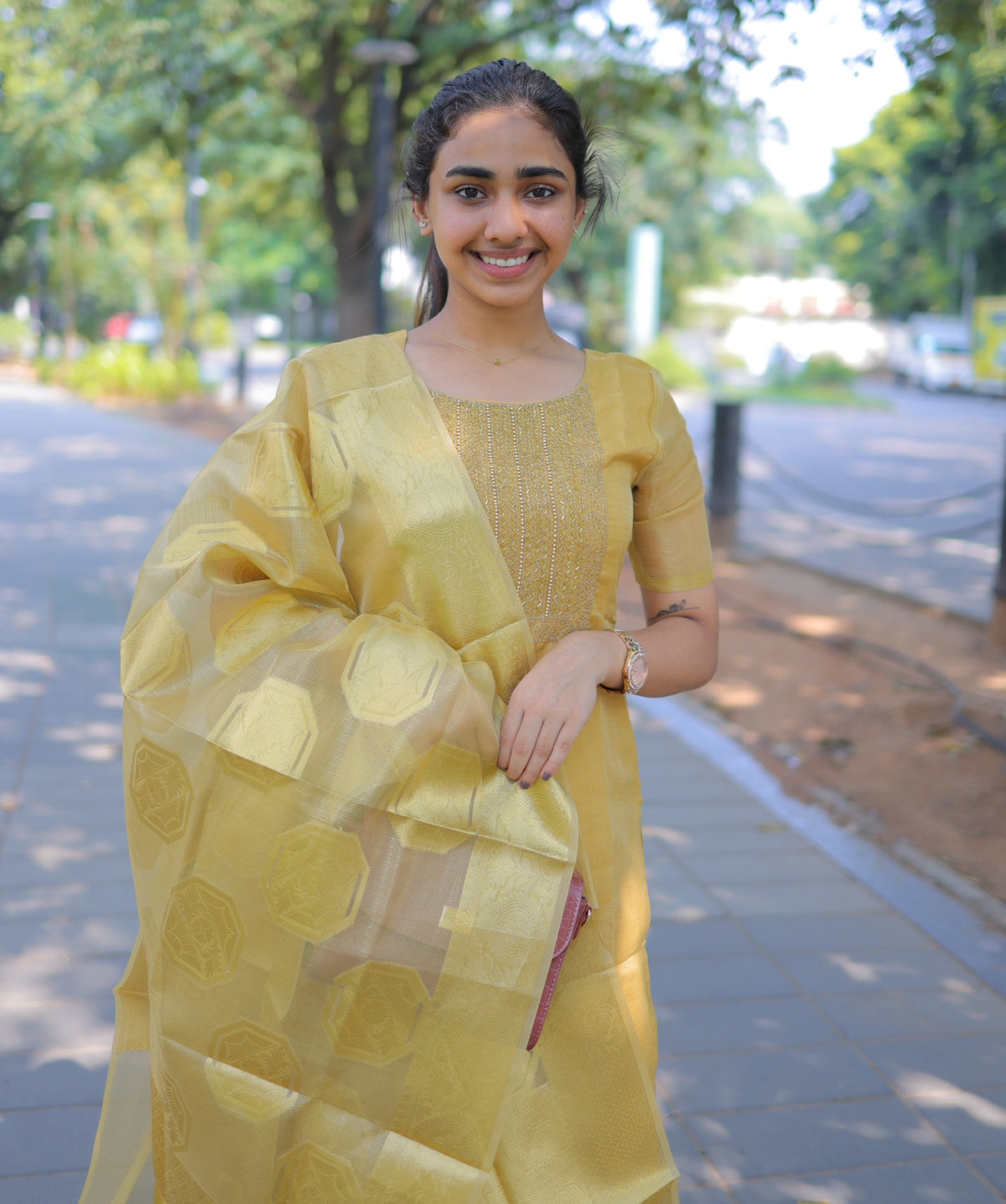 AL 317 Premium Tissue Kurta set With dupatta