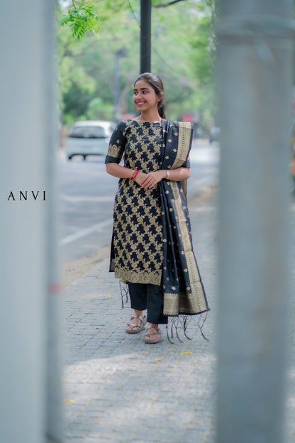 AL 405 Banarsi silk suit with duppatta