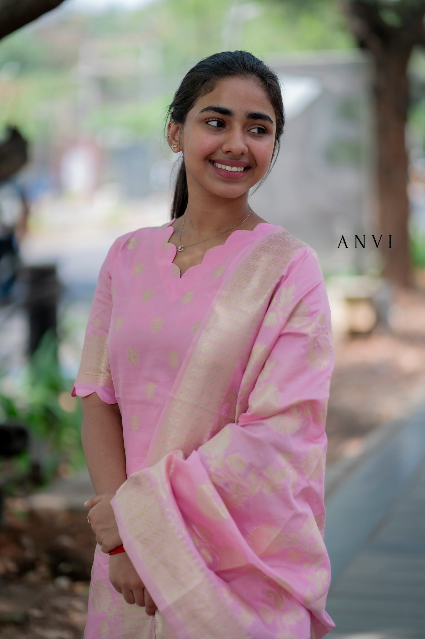 AL 428 Premium Silk suits with paithani border (with lining)