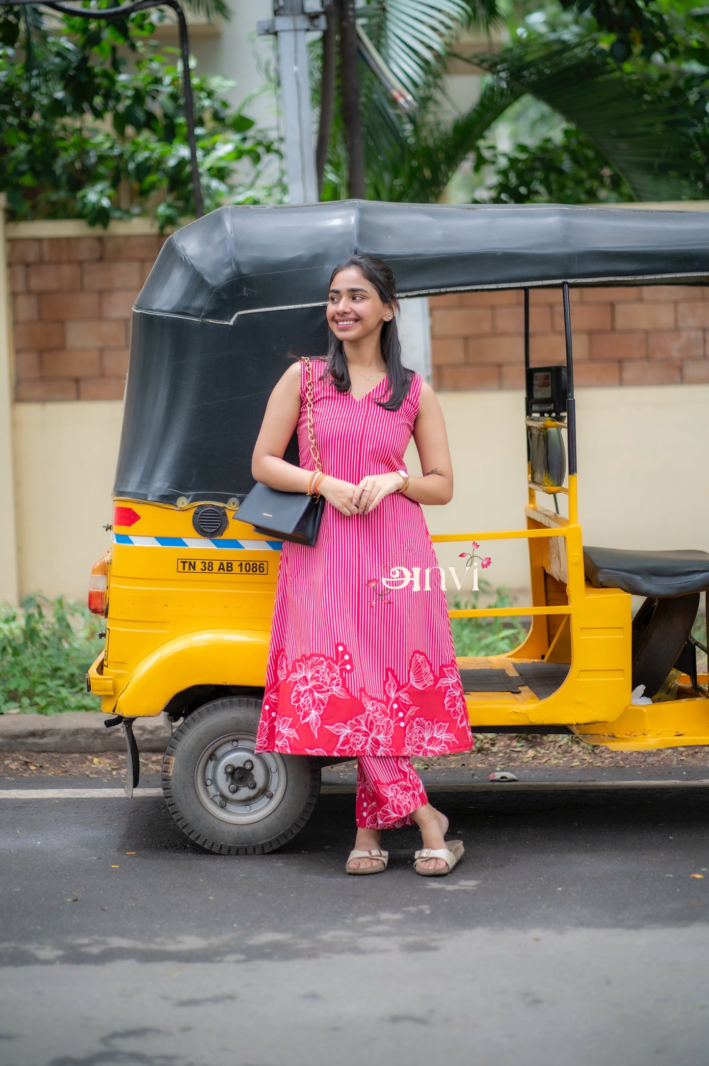 AL 472 Cambric cotton co ords (with lining)
Sleeves provided seperately