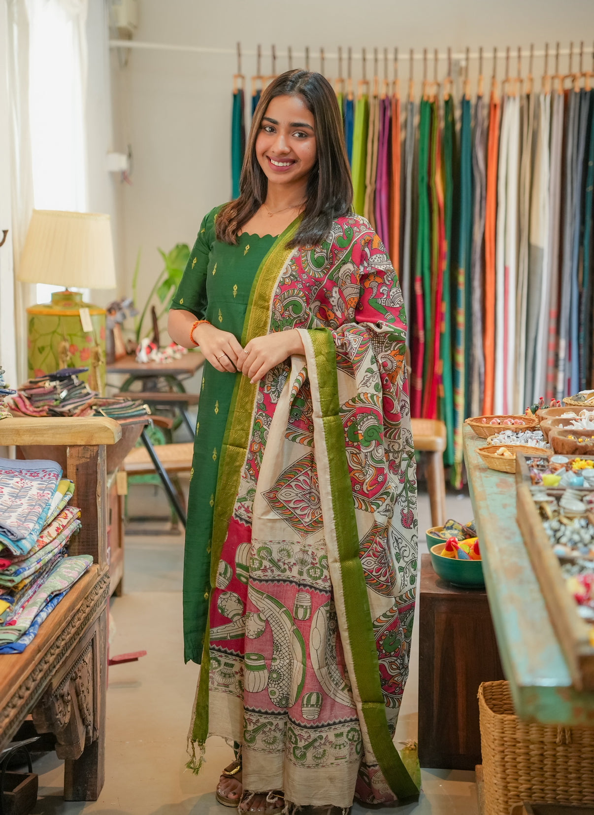 AL 546 Raw silk kurta set with dupatta (with lining) Dupatta print may vary