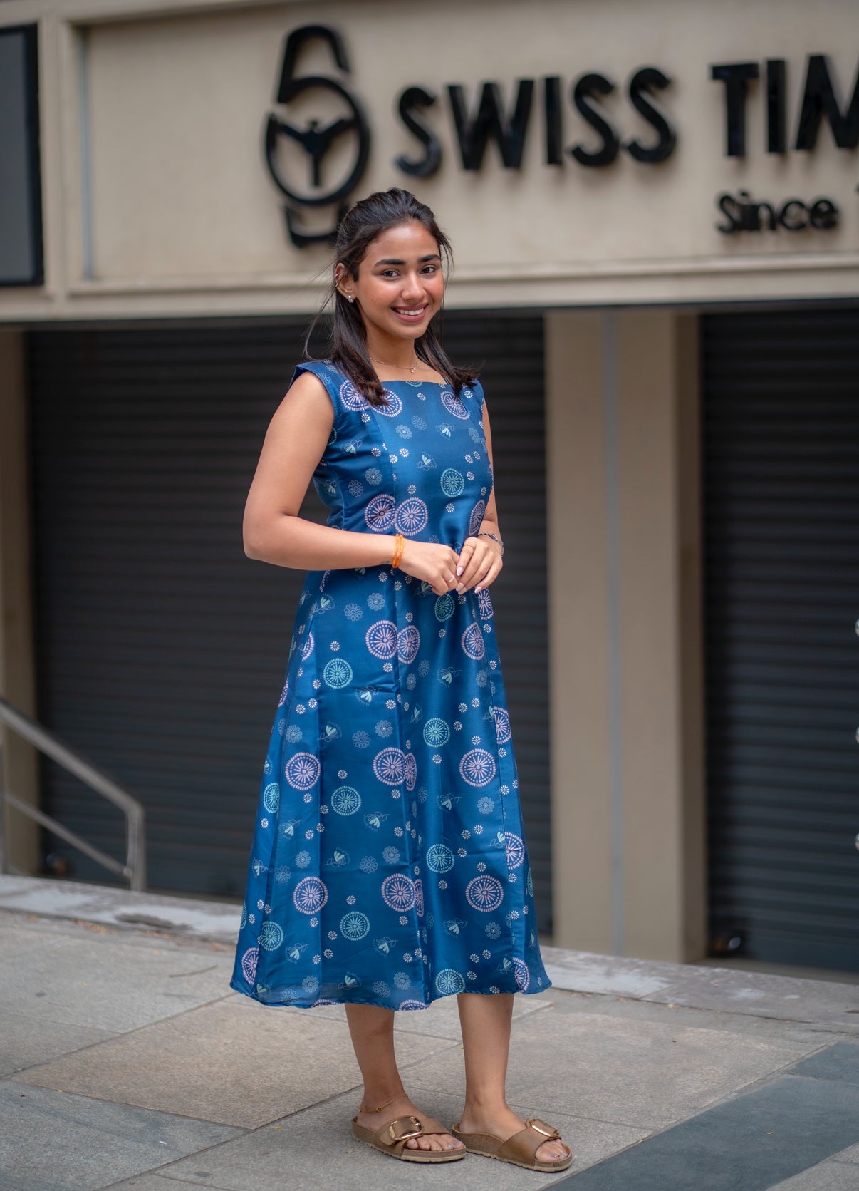 AL 556 Semi Tussar Maxi with lining (sleeves provided seperately)