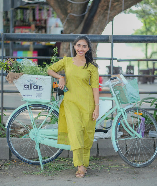 AL 553 Raw silk co ords with scallop detailing (with lining)