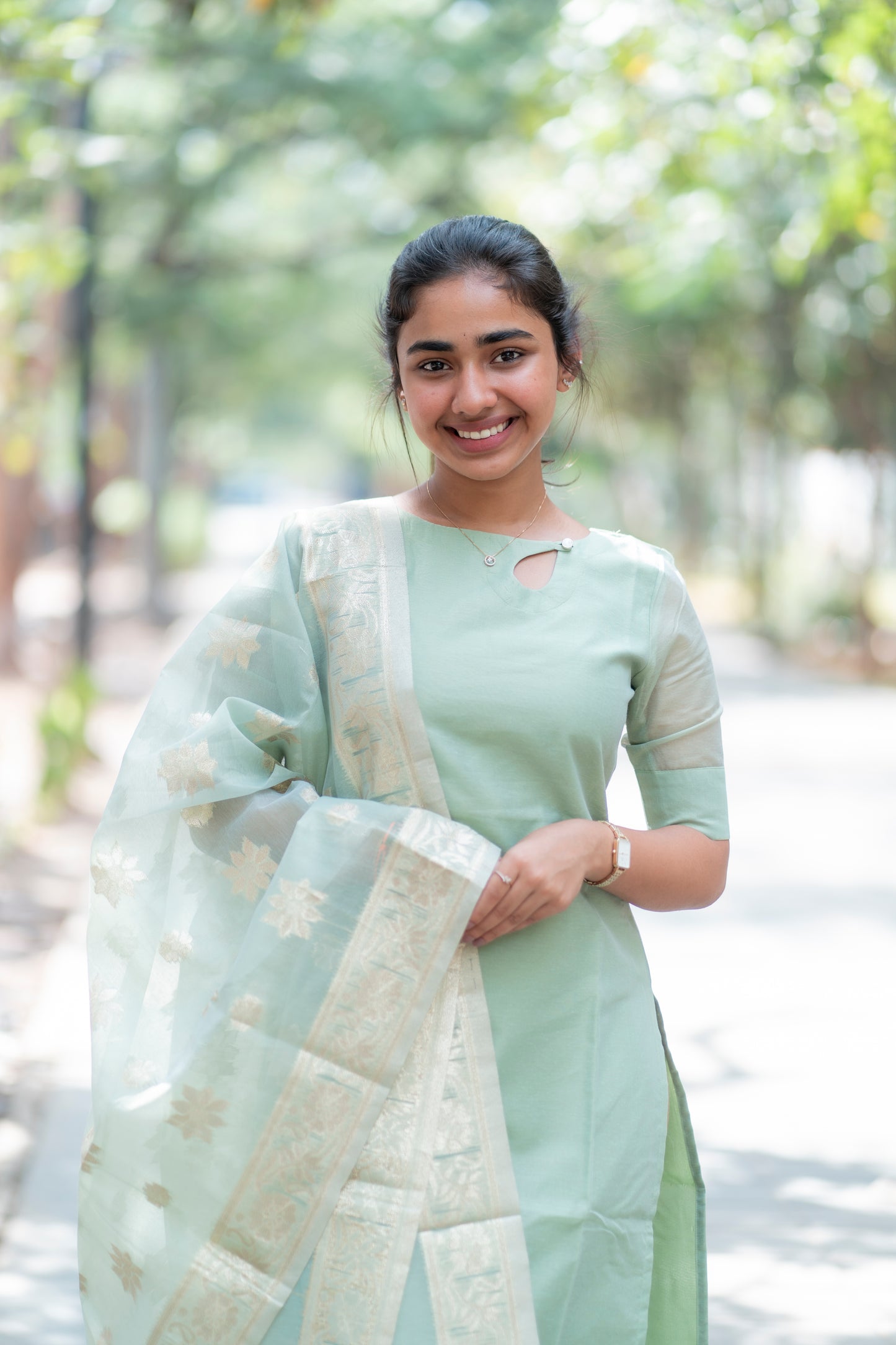 AL 376 Elegant Tissue Kurti with duppatta