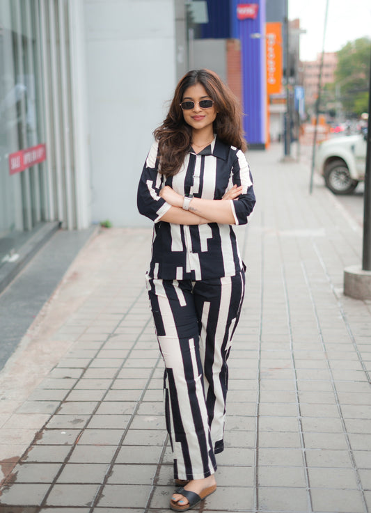 AL 454 striking abstract stripe print co ords with lining