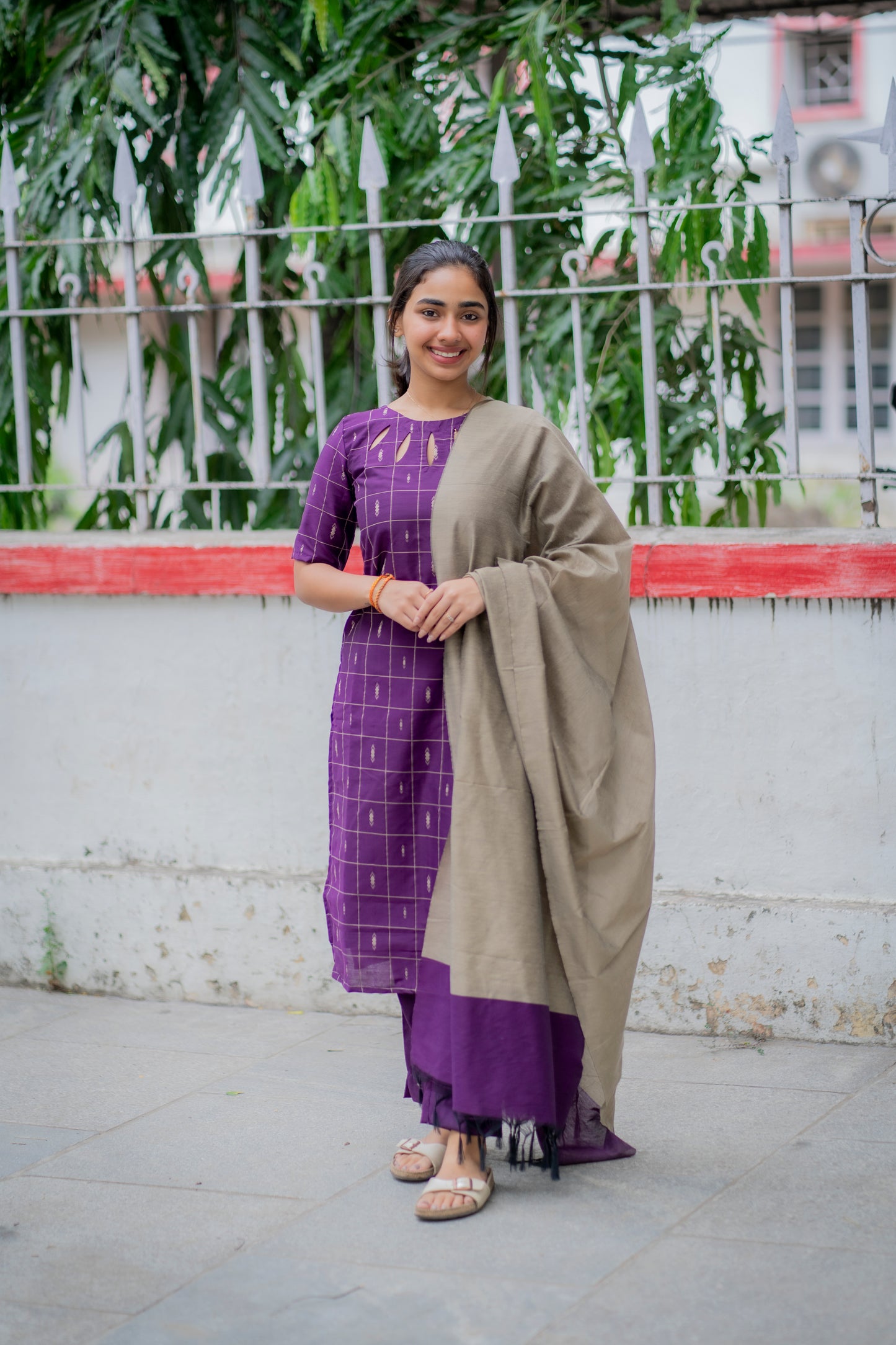 AL 466 Raw silk Kurta set with duppatta