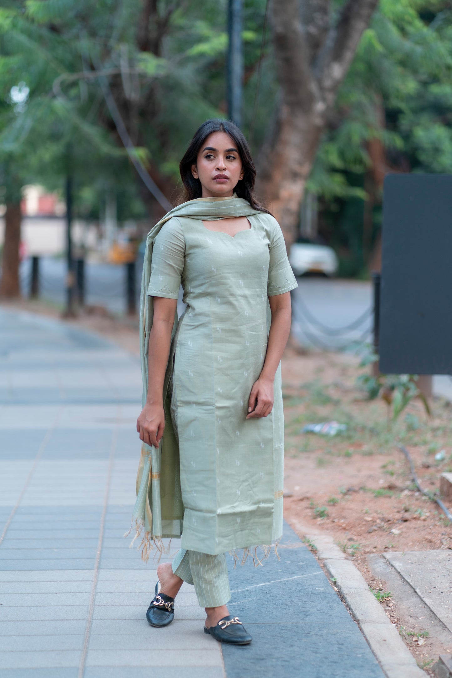 AL 338 Raw silk kurta set with duppatta