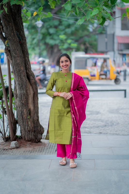 AL 463 Raw silk kurta set with duppatta (with lining )