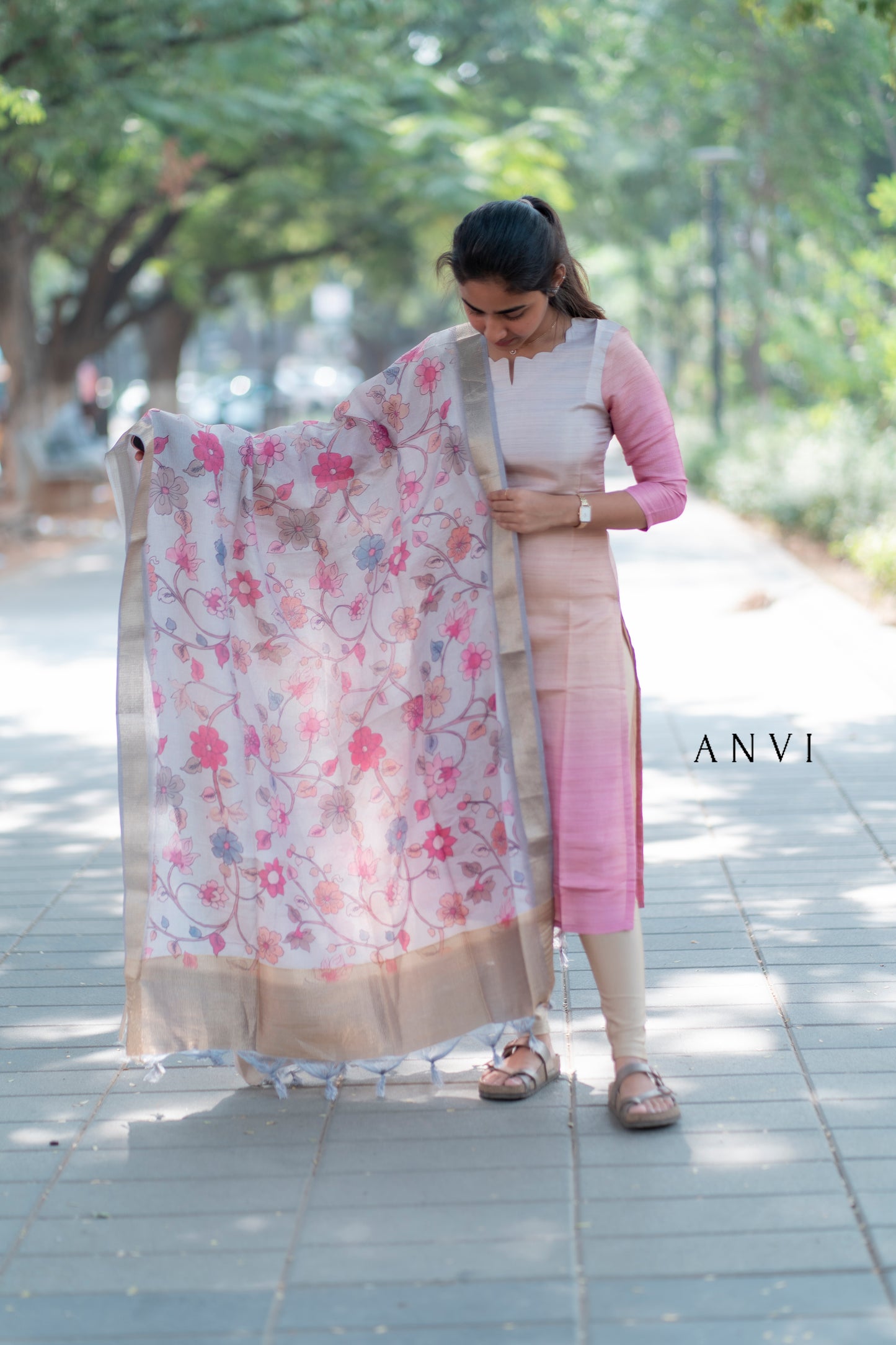 AL 372 Ombre crush tissue Kurti with duppatta