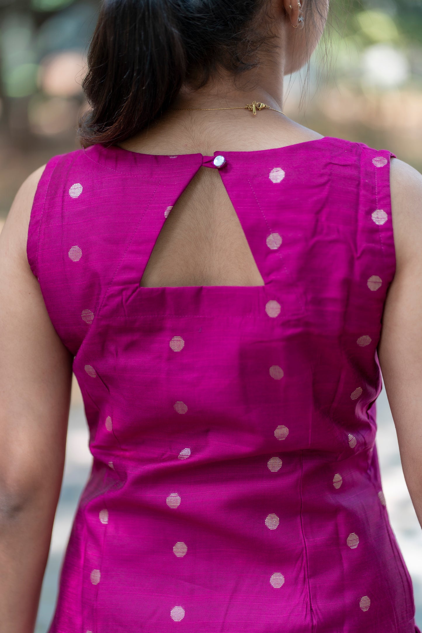 Raw silk sleeveless co ords with lining( Sleeves can be attached)