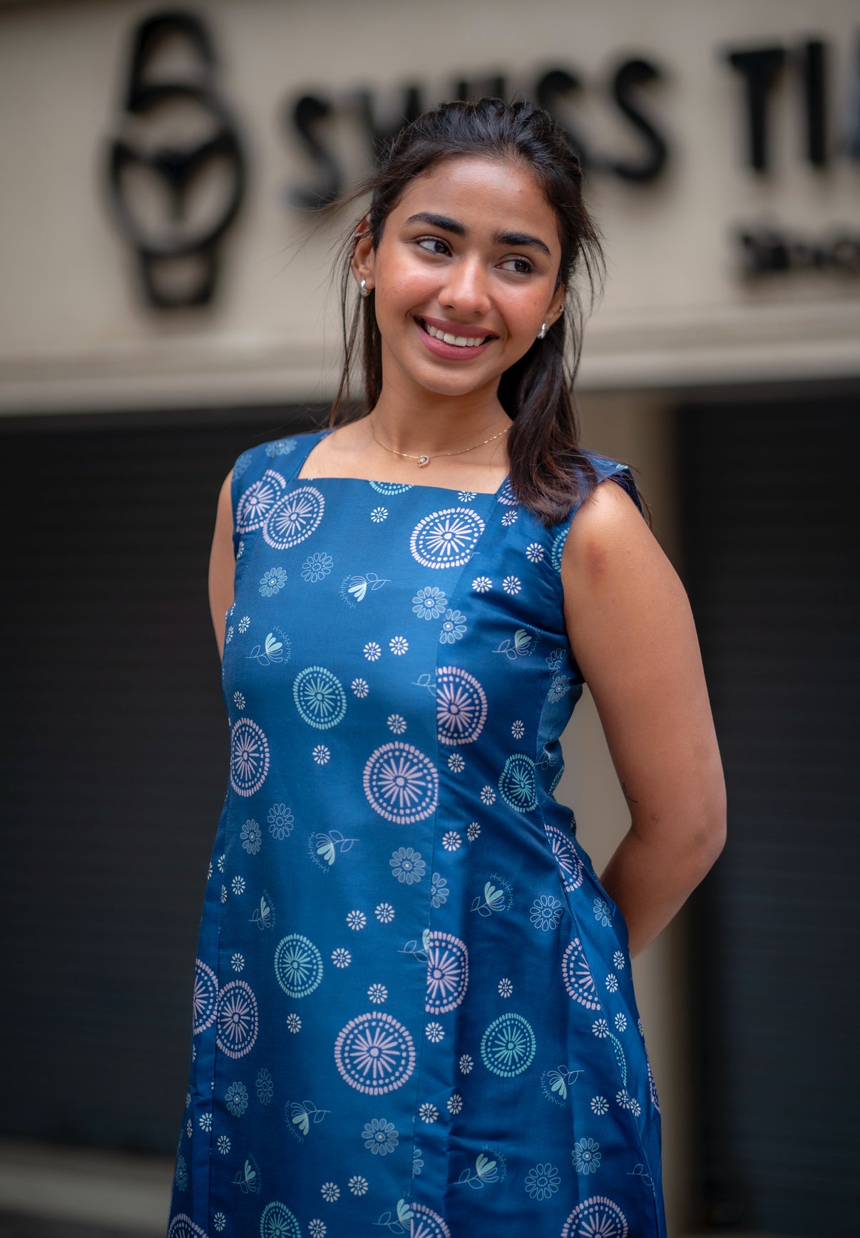 AL 556 Semi Tussar Maxi with lining (sleeves provided seperately)